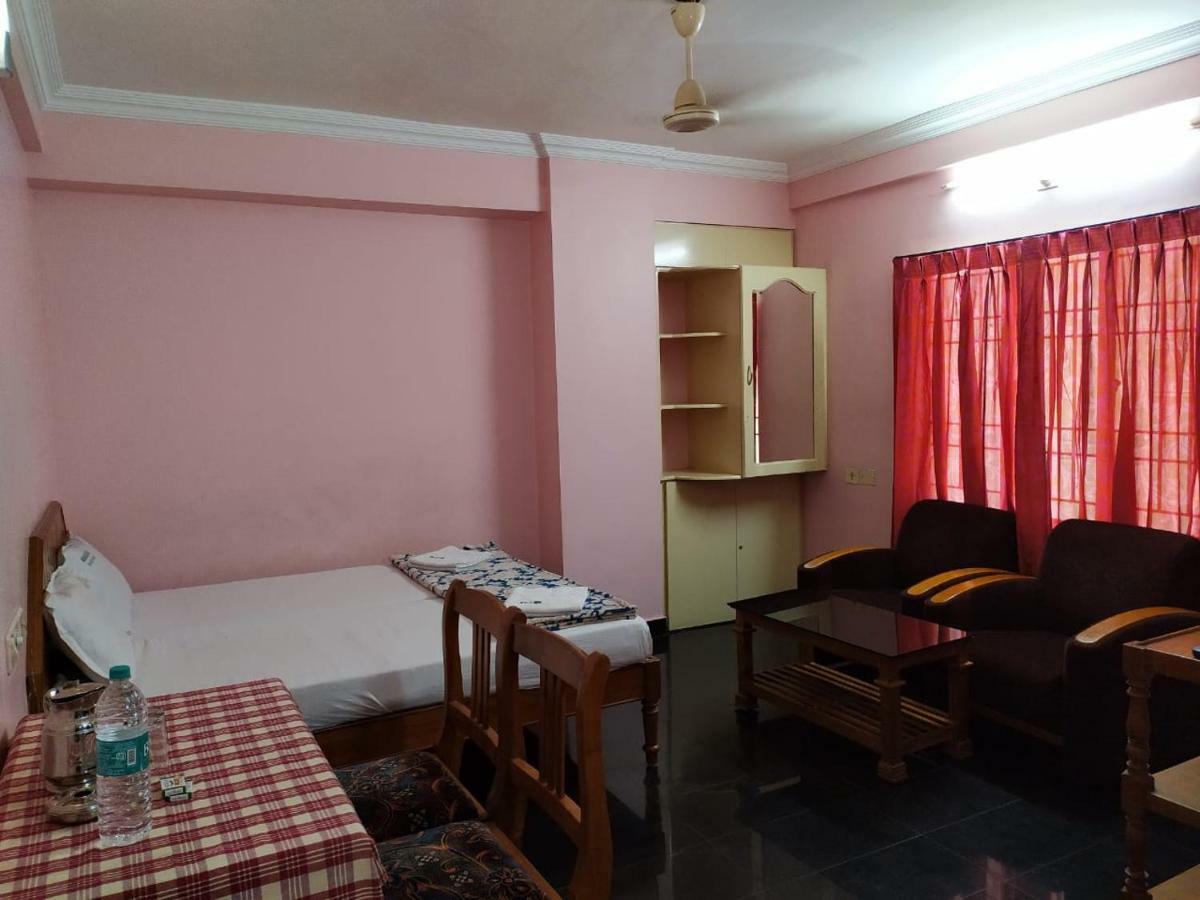 Manjalikulam Tourist Home Thiruvananthapuram Buitenkant foto
